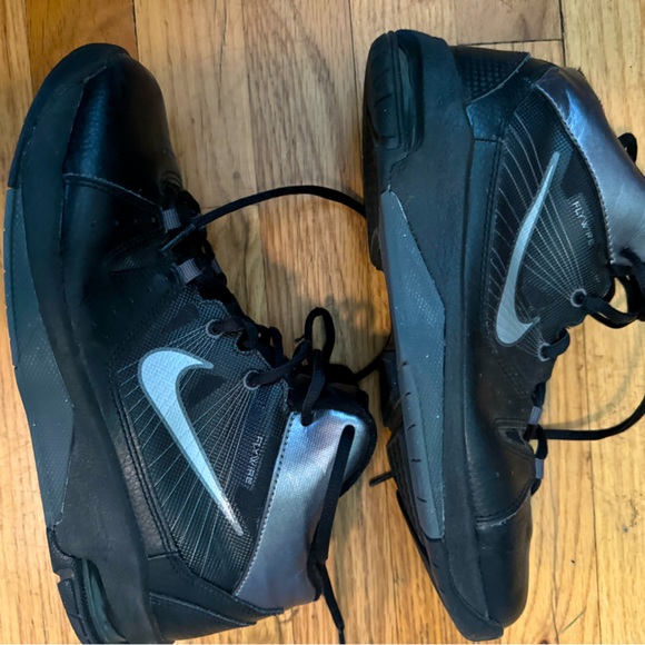 Nike women’s basketball shoes - Picture 2 of 3